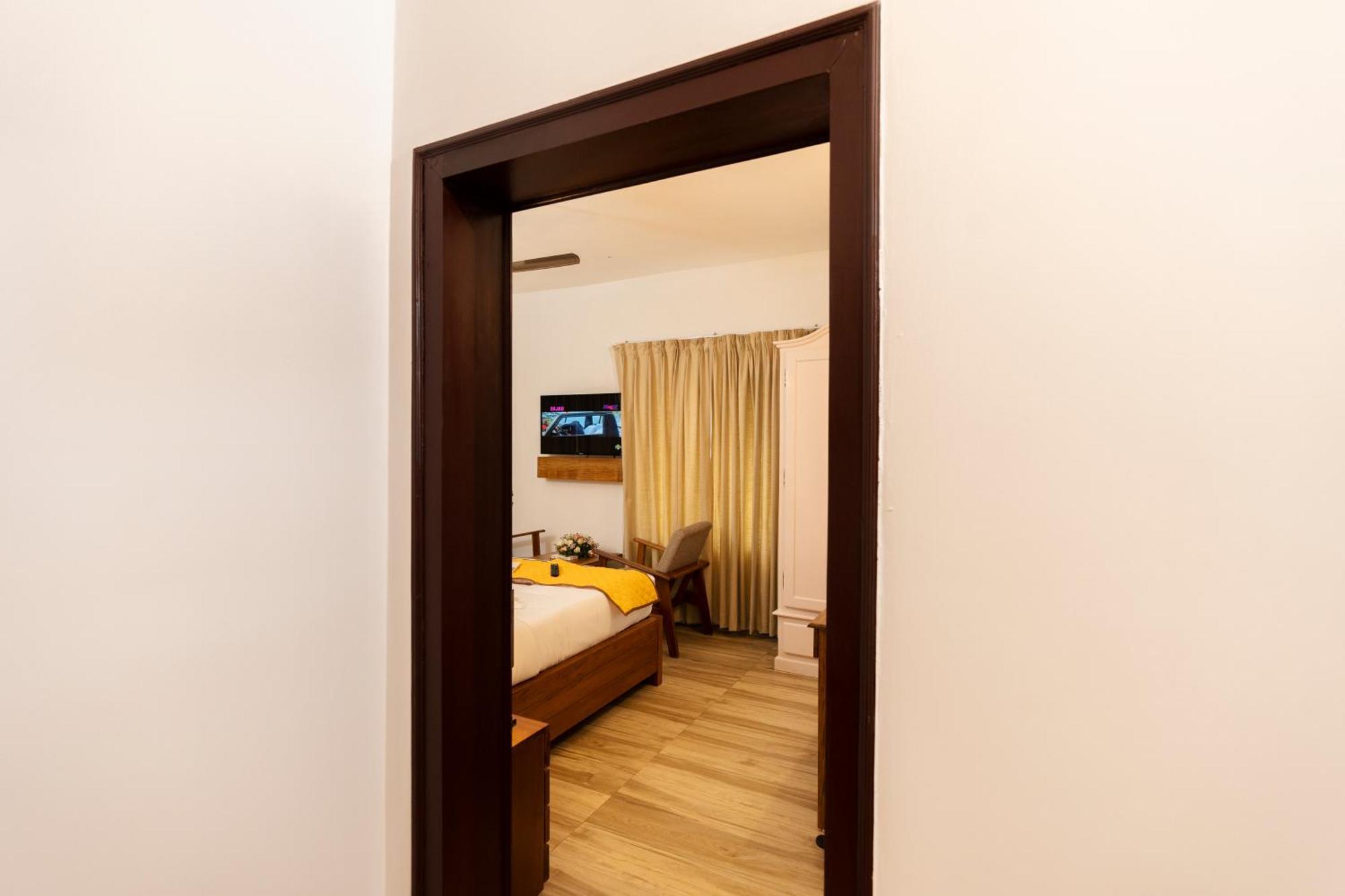 Solo Inn By Hawk Hospitality Kochi エクステリア 写真