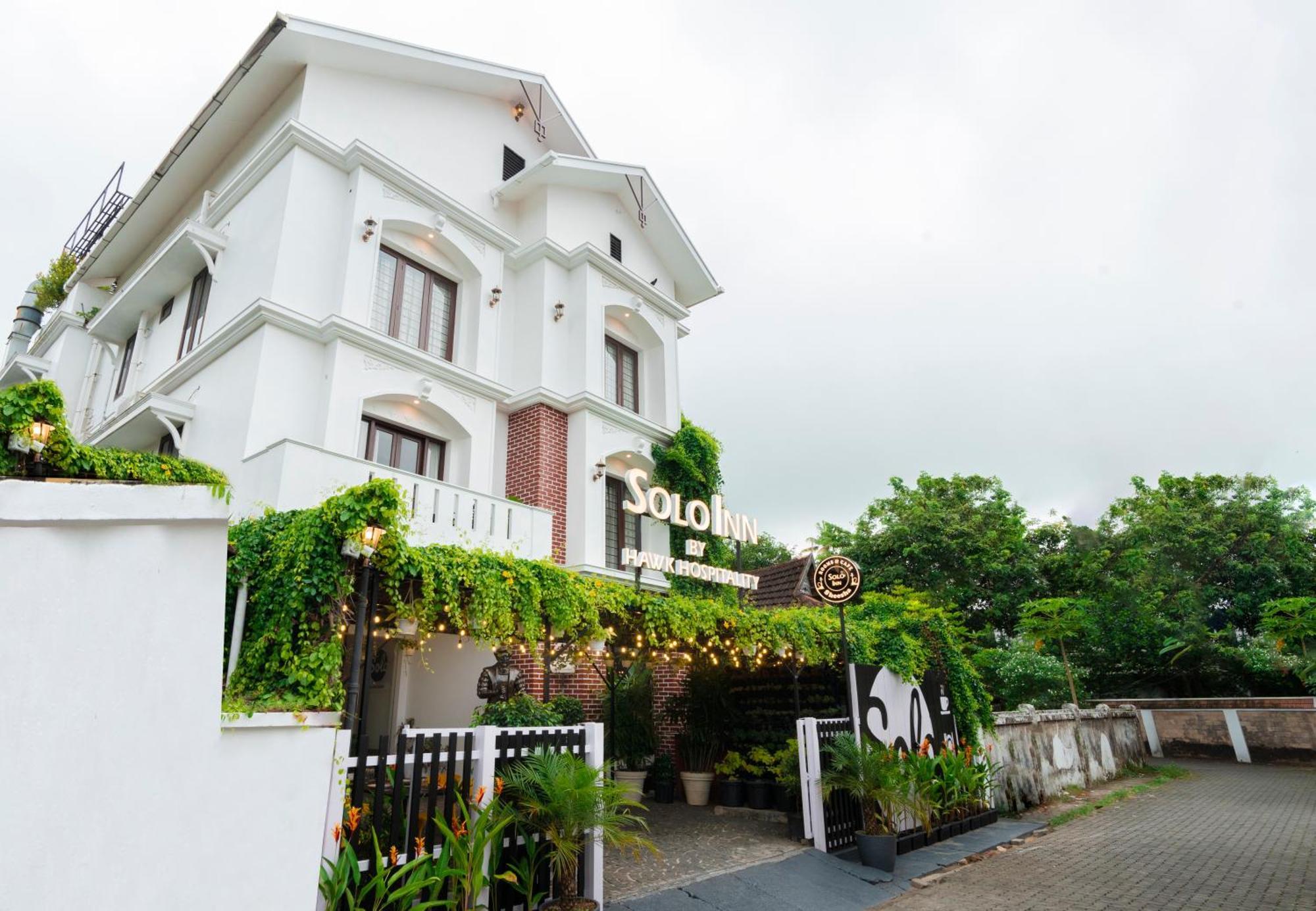 Solo Inn By Hawk Hospitality Kochi エクステリア 写真