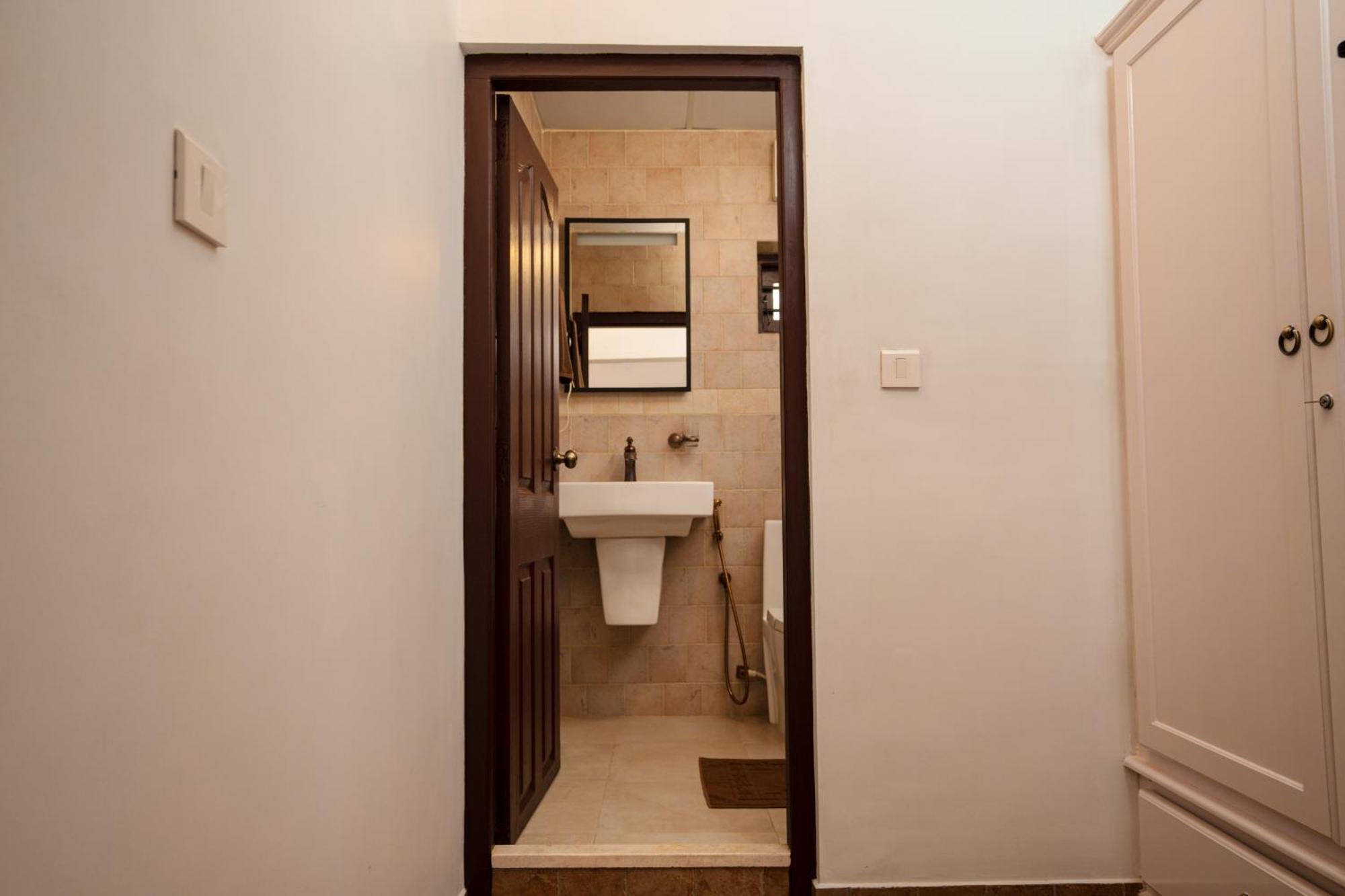 Solo Inn By Hawk Hospitality Kochi エクステリア 写真