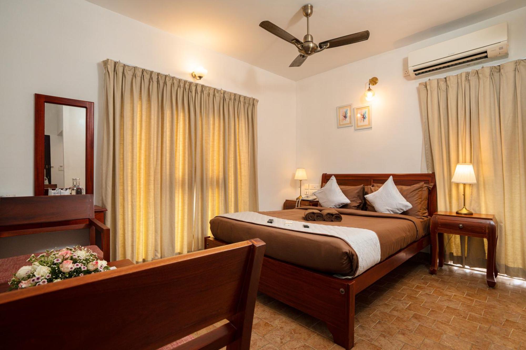 Solo Inn By Hawk Hospitality Kochi エクステリア 写真